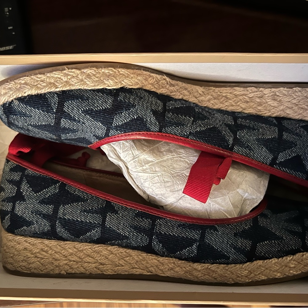 Michael Kors Pacific Espadrille - Picture 4 of 5